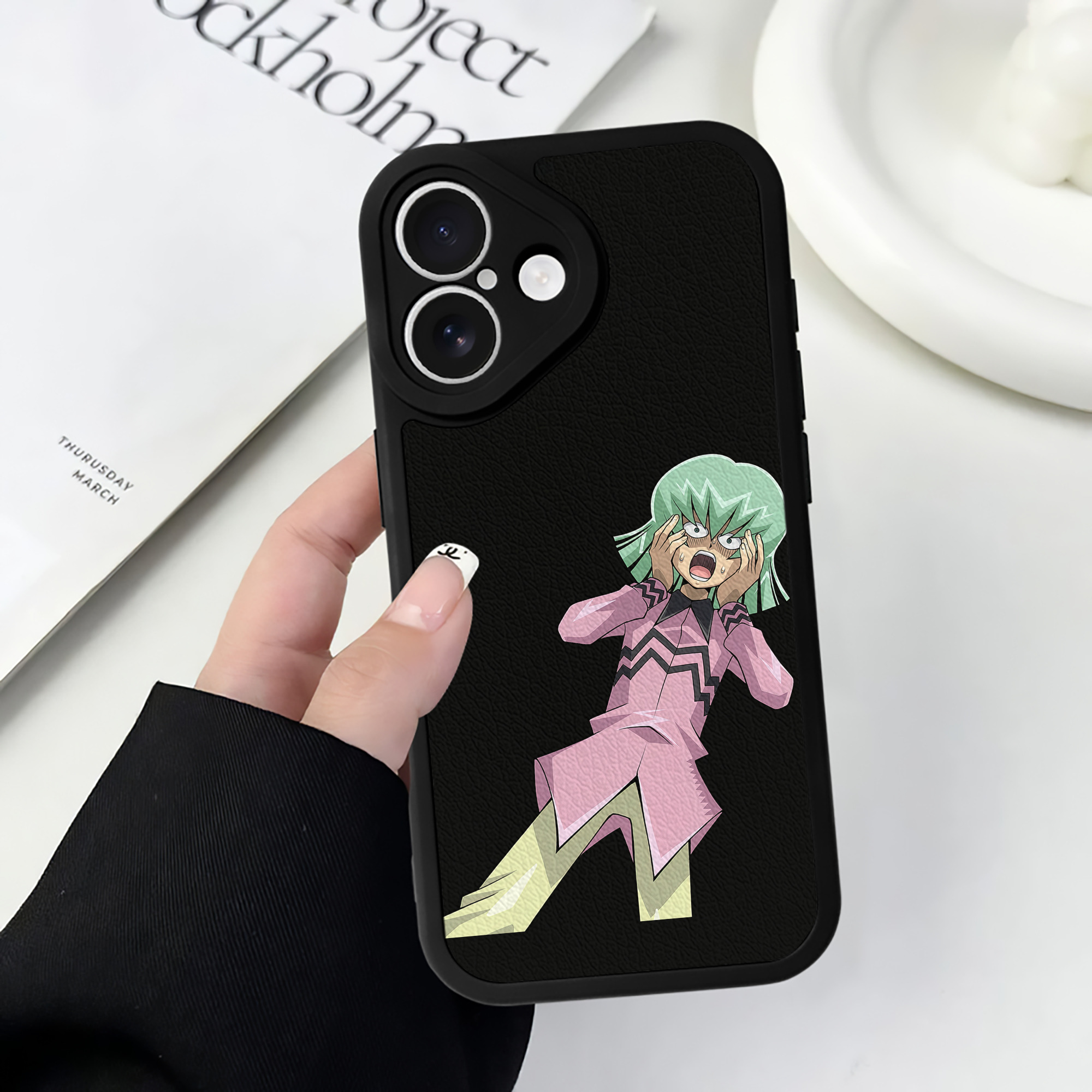 （画像用） 遊☆戯☆王 Yu-Gi-Oh! 【iPhone 16シリーズ対応】シリコンスマホケース（レザー調） 材質：シリコン